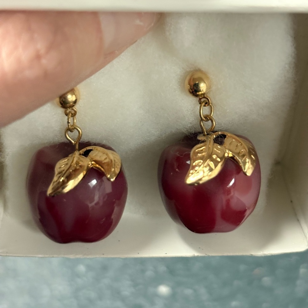 Avon 90s Apple Earrings with Gold Leaves - Picture 2 of 6